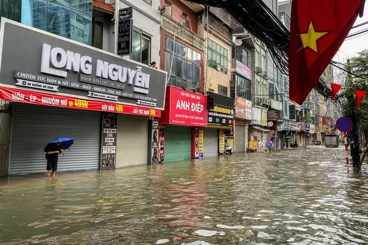 Banjir di Vietnam tengah tewaskan sedikitnya 9 orang, 5 masih hilang
