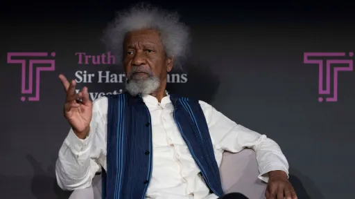 L'écrivain Wole Soyinka annonce que les États-Unis ont révoqué son visa