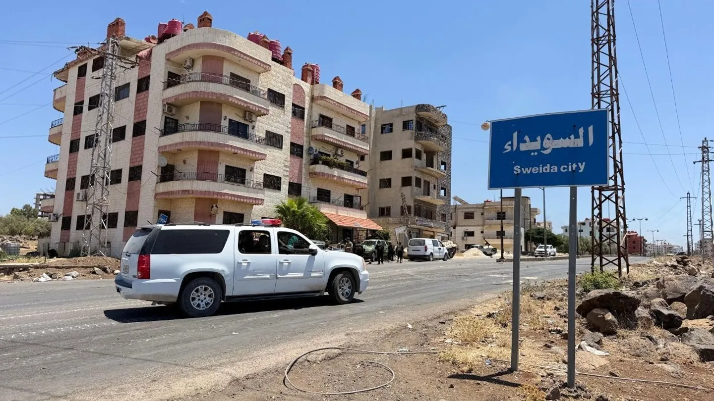 سوريا.. قتيلان بهجوم على حافلة ركاب بطريق السويداء ومدير الأمن: نفذه مسلحان على دراجة نارية