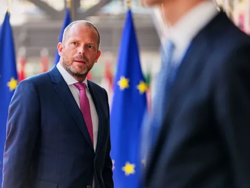 Ministro belga ameaça 'eliminar o Moscovo do mapa' se a Rússia atacar Bruxelas com mísseis