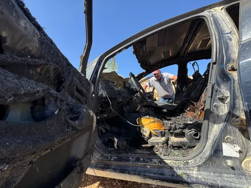 مستوطنون يحرقون مركبتين في رام الله والاحتلال يشن حملة اعتقالات واسعة بالضفة