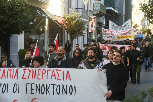 Greqi, protesta kundër anijes me turistë izraelitë në portin Patras