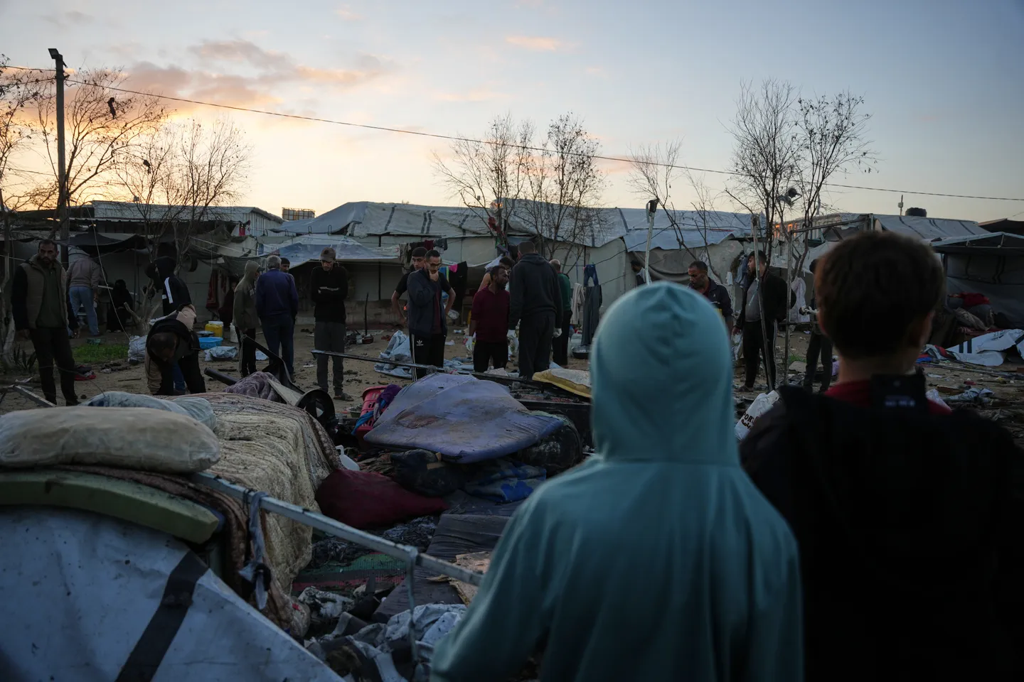 رغم وقف إطلاق النار.. عشرات الشهداء بينهم 35 طفلاً في غارات إسرائيلية على غزة