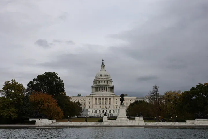 Some Republicans break ranks to back Democrats in Obamacare subsidy showdown