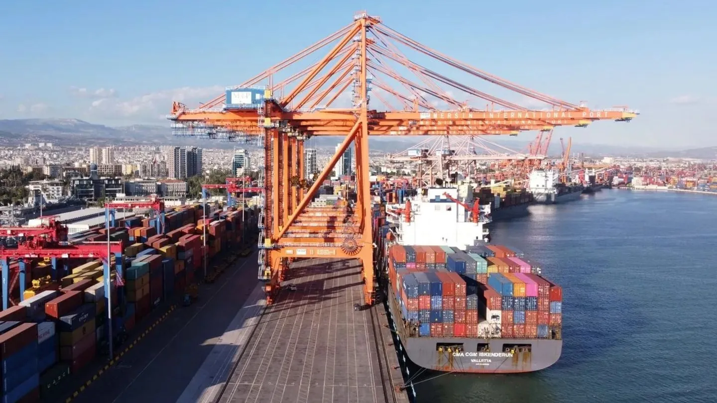 صادرات ترکیه در سال ۲۰۲۵ به رکورد تاریخی ۳۹۰ میلیارد دلار رسید