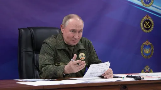 بعد أيام من إعلانه عن صاروخ نووي.. بوتين يؤكد اختبار روسيا مسيّرة بحرية بقدرات نووية