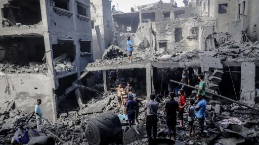 أكثر من مئة شهيد في التصعيد الإسرائيلي بغزة.. وحماس: لن نسمح بفرض وقائع جديدة