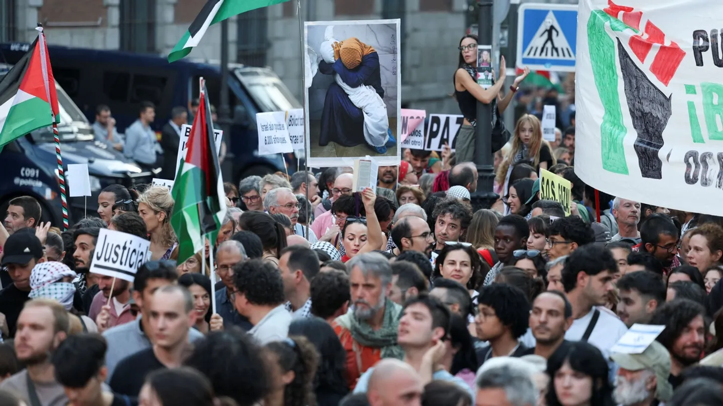 Protestos por toda a Europa contra o ataque israelita à Flotilha Global Sumud que se dirigia a Gaza