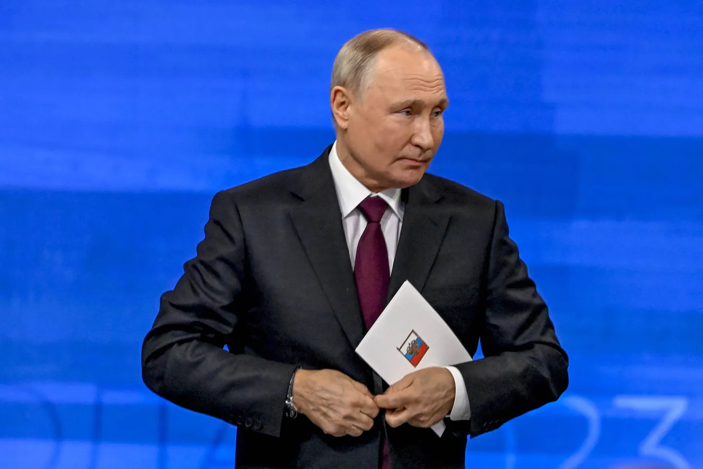 روسيا تصعّد في أوكرانيا.. إسقاط 170 مسيّرة وبوتين يعلن تطويق مدينتين