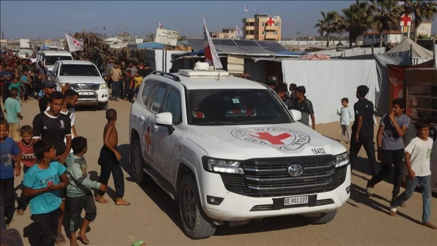 Ushtria izraelite: Hamasi ia dorëzoi dy pengjet tona Kryqit të Kuq