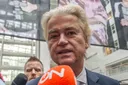 Wahl in Niederlanden: Rechtspopulist Wilders und Linksliberale gleichauf
