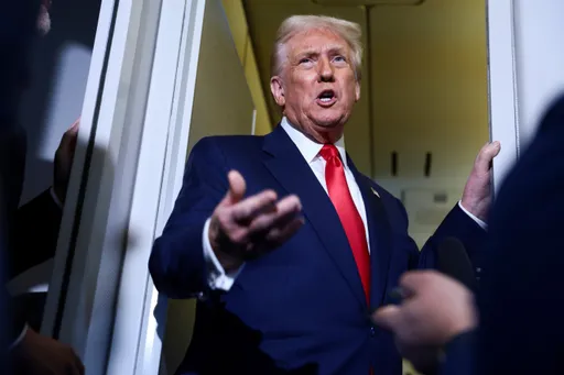 ټرمپ وايي له جنوبي کوریا سره لوی اقتصادي او دفاعي تړونونه په اړه موافقه کړې ده