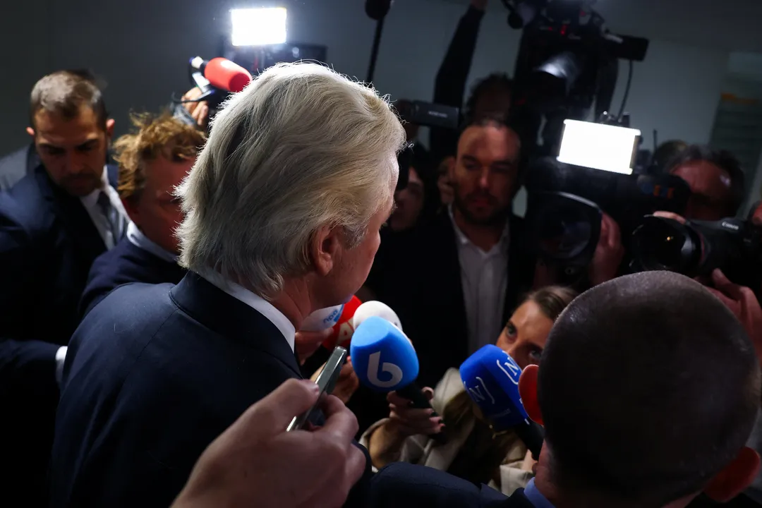 Nieuw Nederlands parlement beëdigd, waarmee de ambtstermijn officieel van start gaat