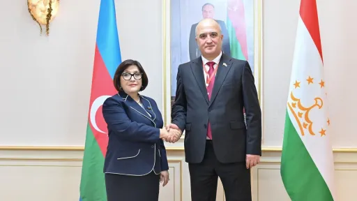 رئیس مجلس تاجیکستان در مراسم سالگرد تصویب قانون اساسی آذربایجان شرکت کرد