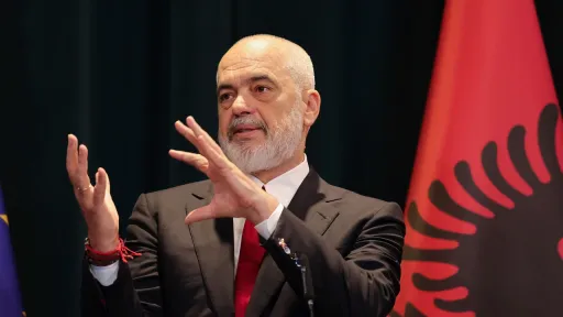 Премьер Албании: дружескую шутку превратили в политическую атаку