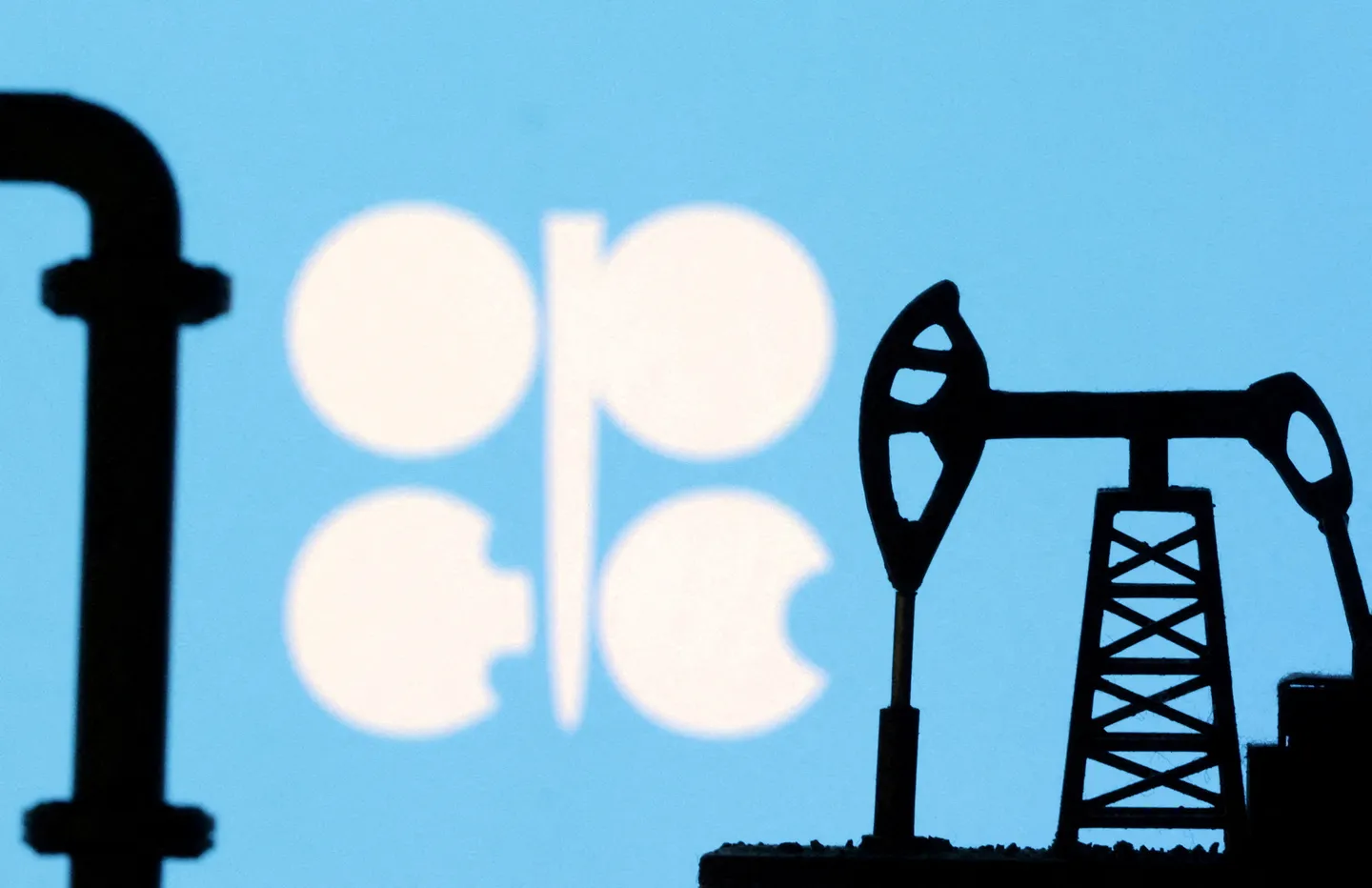 Ana hasashen mambobin OPEC+ za su ƙara yawan fetur ɗin da suke fitarwa yayin da farashinsa ke karewa