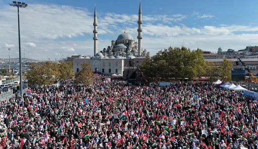 Veliki marš podrške humanitarnoj flotili za Gazu održan u Istanbulu