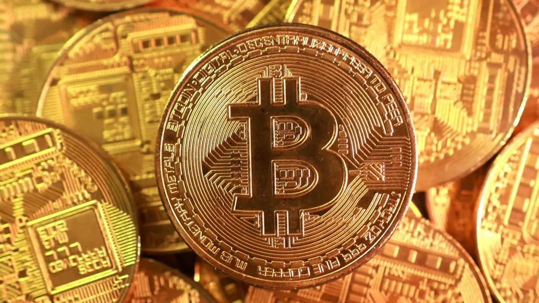 Bitcoin atinge o máximo histórico acima dos 125.000 dólares