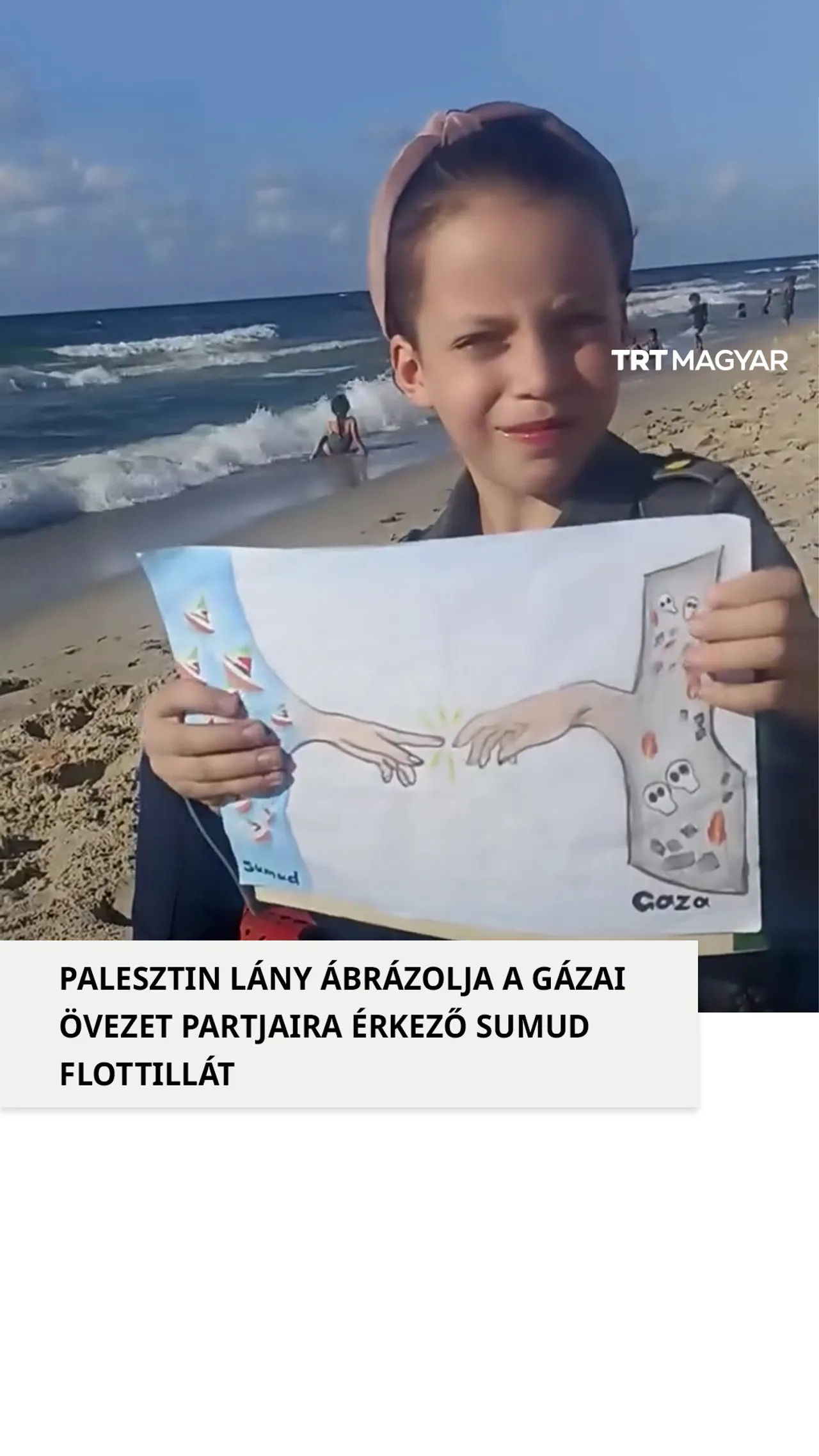 Palesztin lány ábrázolja a Gázai övezet partjaira érkező Sumud flottillát