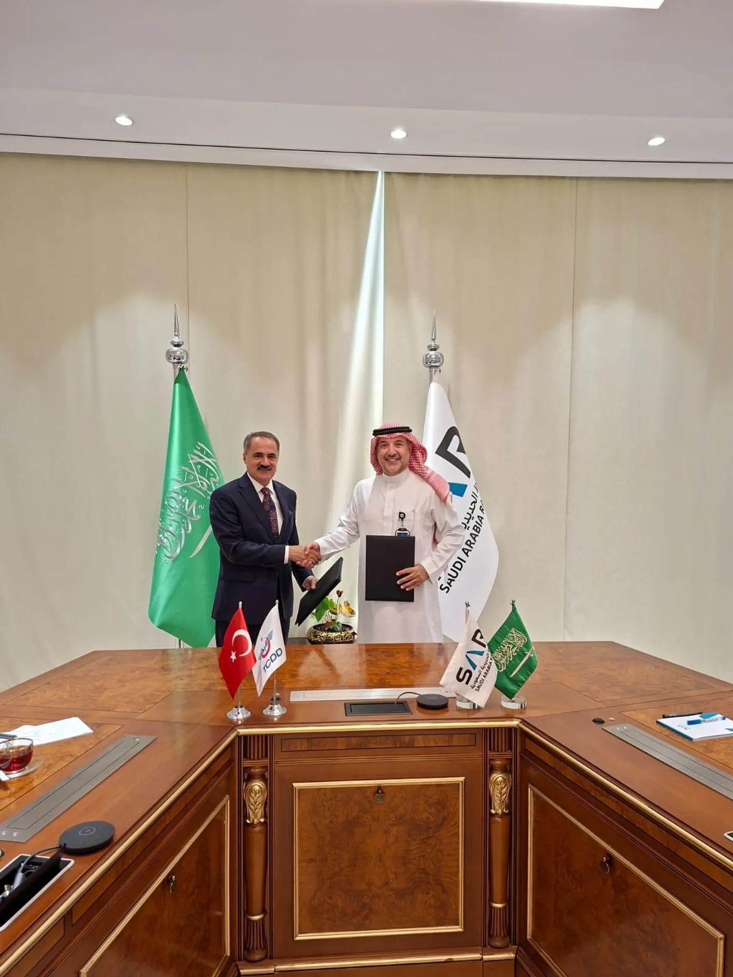 Түркия мен Сауд Арабиясы теміржол және инфрақұрылым саласында келісімге қол қойды