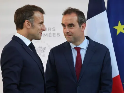 Mais um que cai! Novo Primeiro-ministro da França renuncia logo depois de anunciar o novo gabinete