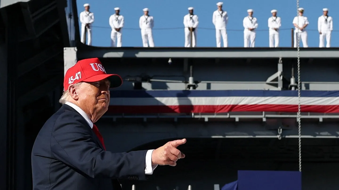 Trump diz que os EUA atingiram outro barco venezuelano e sugere ação militar terrestre