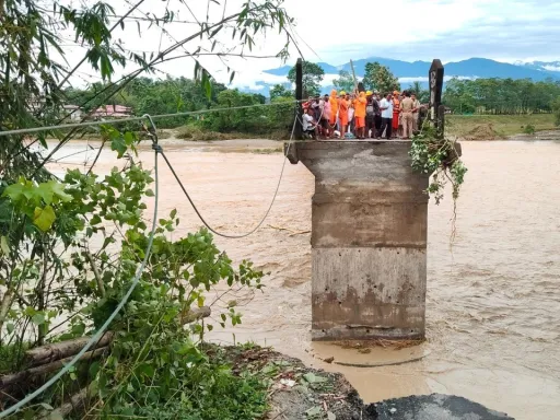 Deslizamentos de terra provocados por chuvas intensas matam pelo menos 24 pessoas no leste da Índia