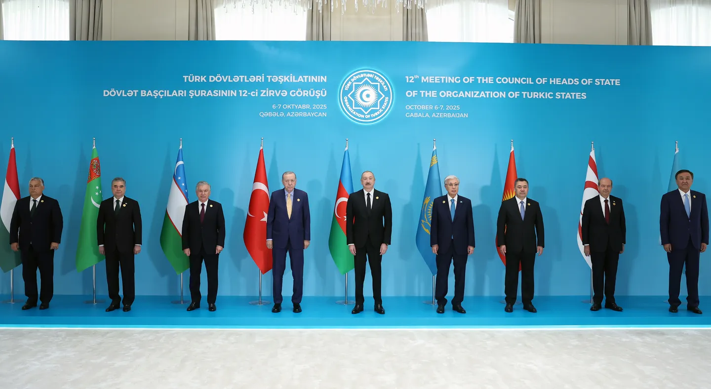 Președintele turc Erdoğan îndeamnă statele turcice să își consolideze rolul în securitatea regională