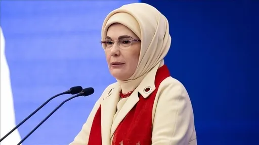 Zonja e Parë e Türkiyes shënon 2-vjetorin e gjenocidit në Gaza, thirrje për unitet kundër shtypjes