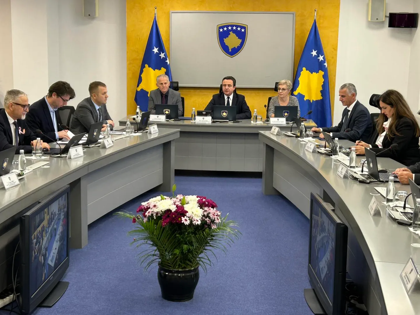 Курти ја обвинува Србија за мешање во локалните избори на Косово на 12 октомври