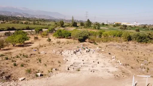 کشف ۶۰ آرامگاه ۲۲۰۰ ساله در غرب ترکیه