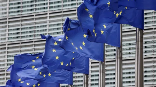 UE toma medidas para restringir viagens de diplomatas russos devido a preocupações de espionagem