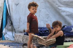 Dos años de genocidio, una vida de trauma: el dolor de los niños de Gaza que marcará a generaciones