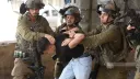 تقرير: إسرائيل اعتقلت أكثر من 20 ألف فلسطيني في الضفة منذ بداية الحرب على غزة