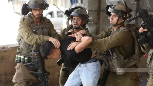تقرير: إسرائيل اعتقلت أكثر من 20 ألف فلسطيني في الضفة منذ بداية الحرب على غزة