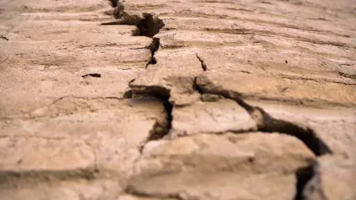 فرونشست زمین در ایران؛ ۳۱ هزار کیلومتر مربع در معرض خطر قرار دارد