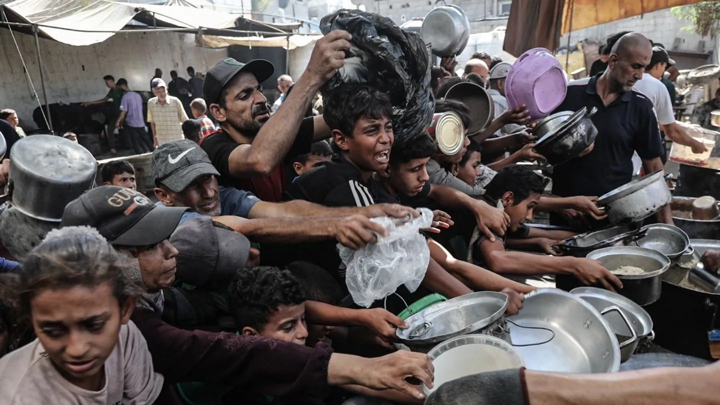 Dois anos de genocídio: Como Israel empurrou Gaza para a fome
