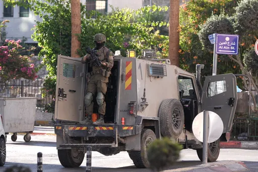 الضفة.. الاحتلال يهدم منازل ويشن حملة اعتقالات واسعة طالت عشرات الفلسطينيين بينهم أطفال ومصابون