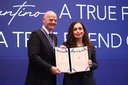 Osmani dodijelila počasnu medalju predsjedniku FIFA-e Gianniju Infantinu