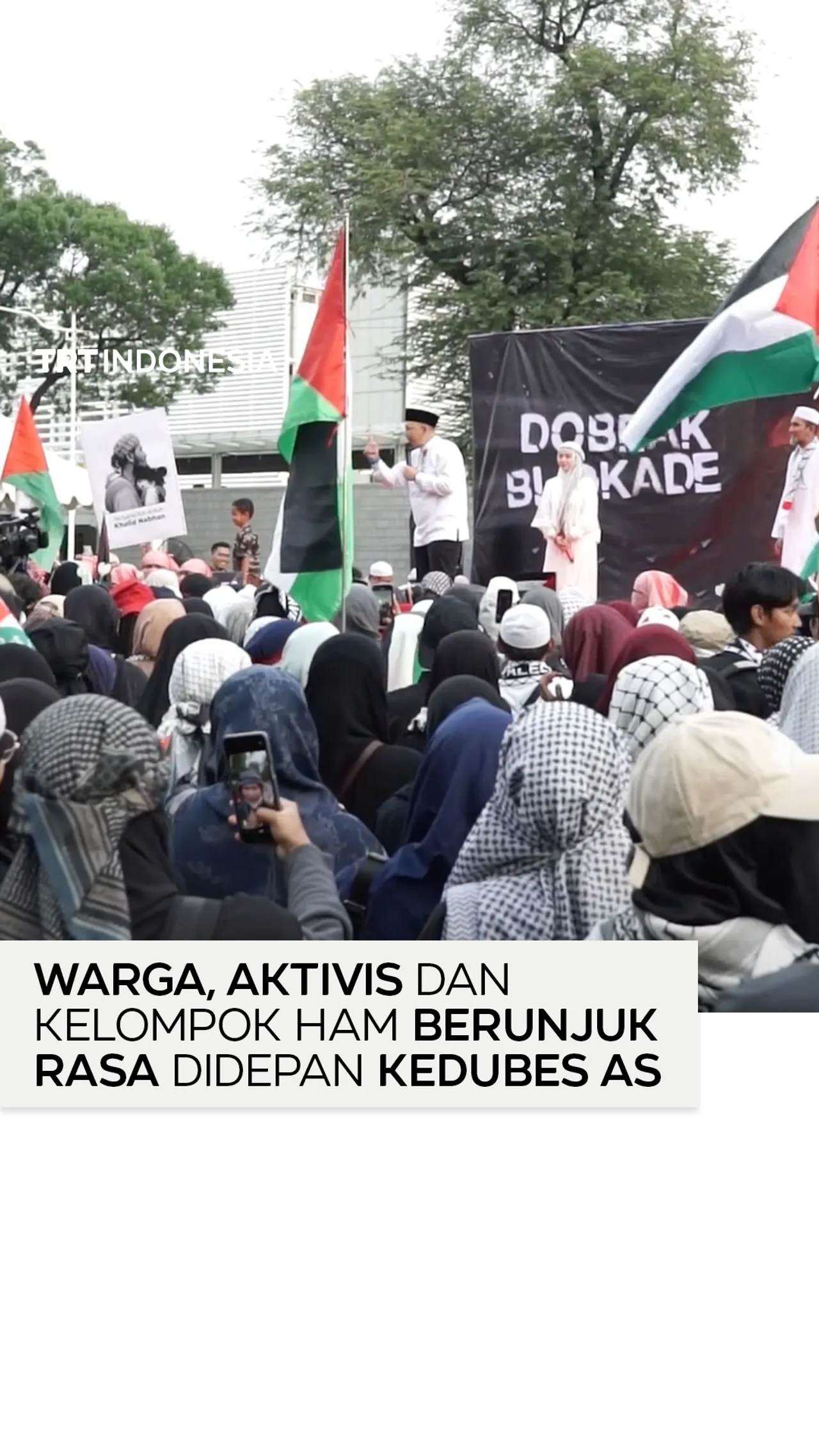 Warga, aktivis dan kelompok HAM berunjuk rasa didepan Kedubes AS di Jakarta