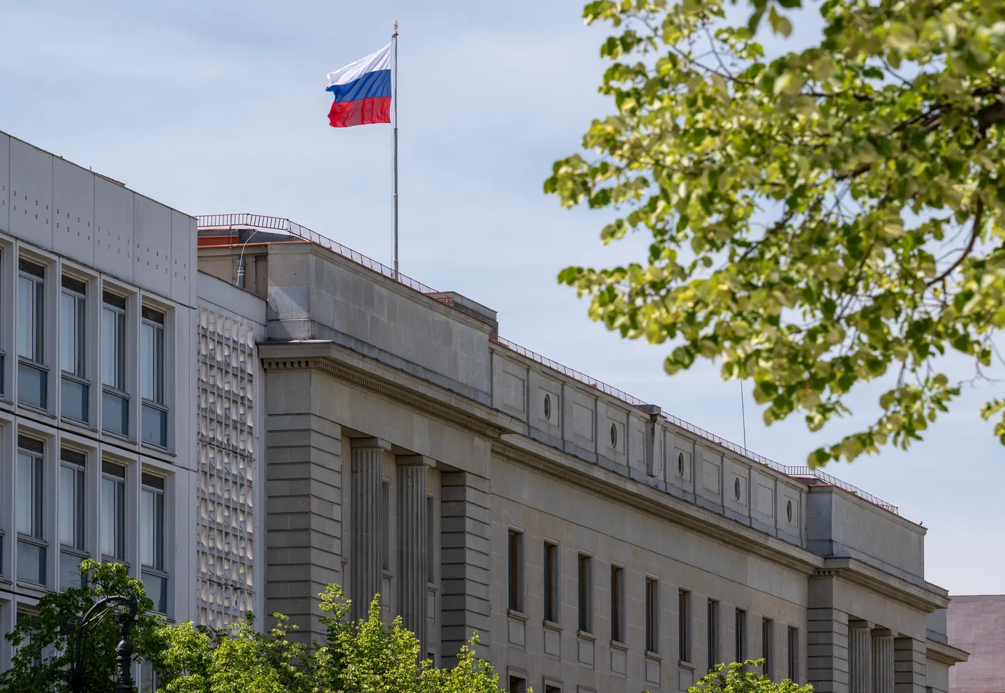 Besuch bei Putin-Ehrung löst Kritik an AfD-Politikern aus
