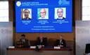 Nobel de chimie pour un trio.. une nouvelle forme de structure moléculaire