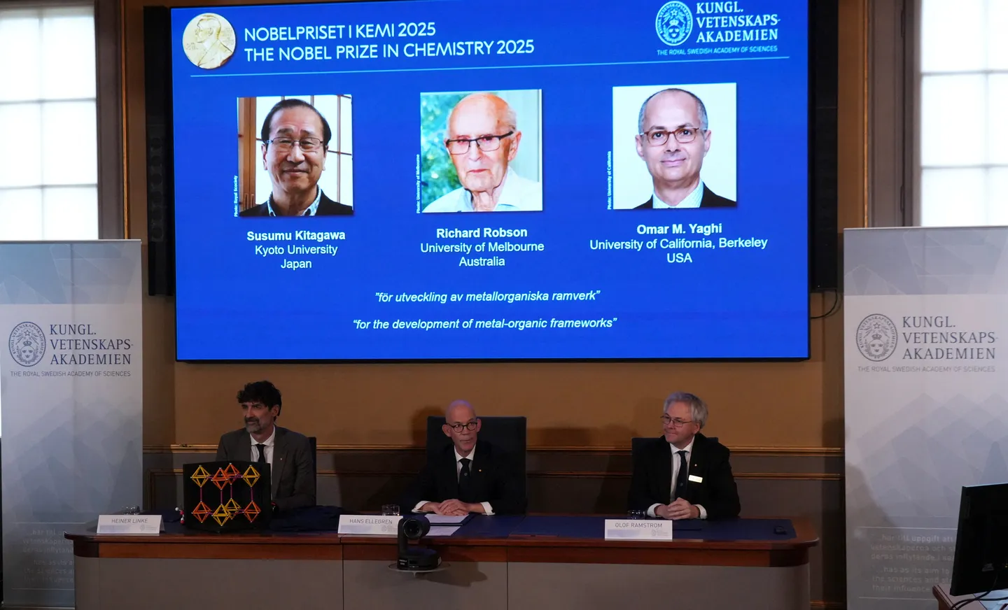 Nobel de chimie pour un trio.. une nouvelle forme de structure moléculaire