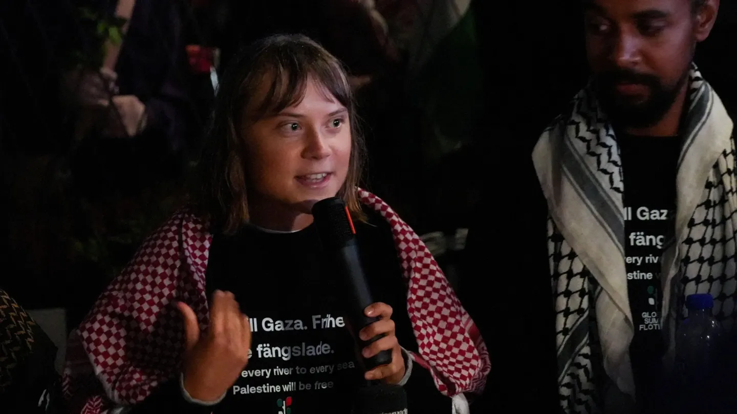 Greta Thunberg revela tortura e privação de água potável durante detenção israelita