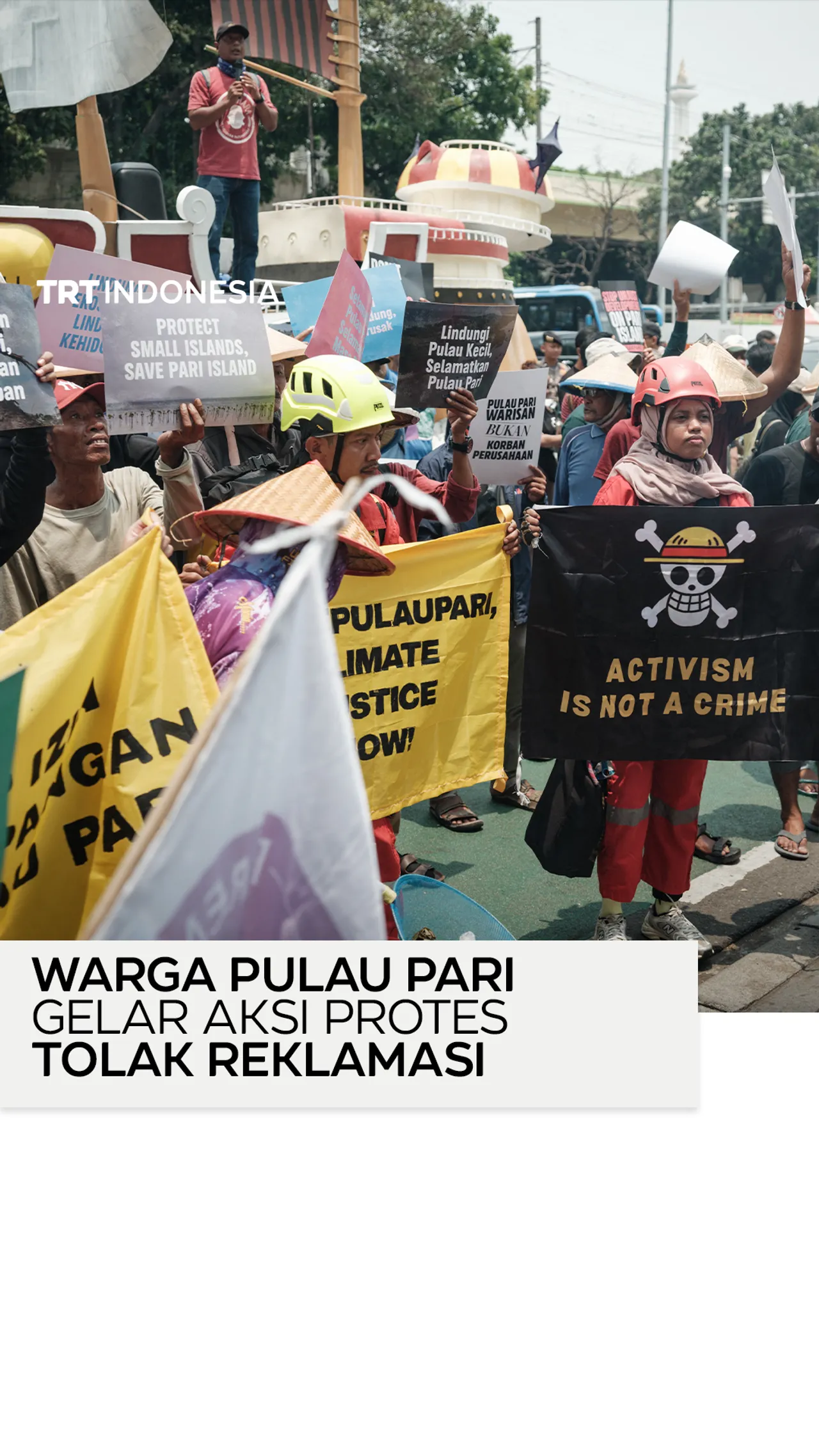Aksi warga Pulau Pari di Jakarta tolak reklamasi yang ancam lingkungan