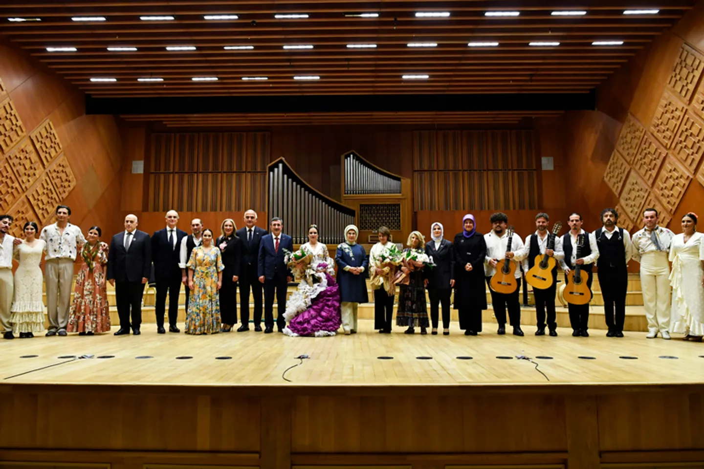 Эмине Эрдоган приняла участие в благотворительном вечере в Анкаре