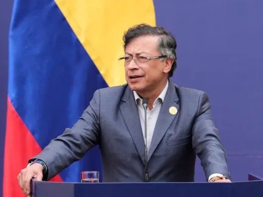 Petro diz que último navio bombardeado pelos EUA nas Caraíbas era colombiano