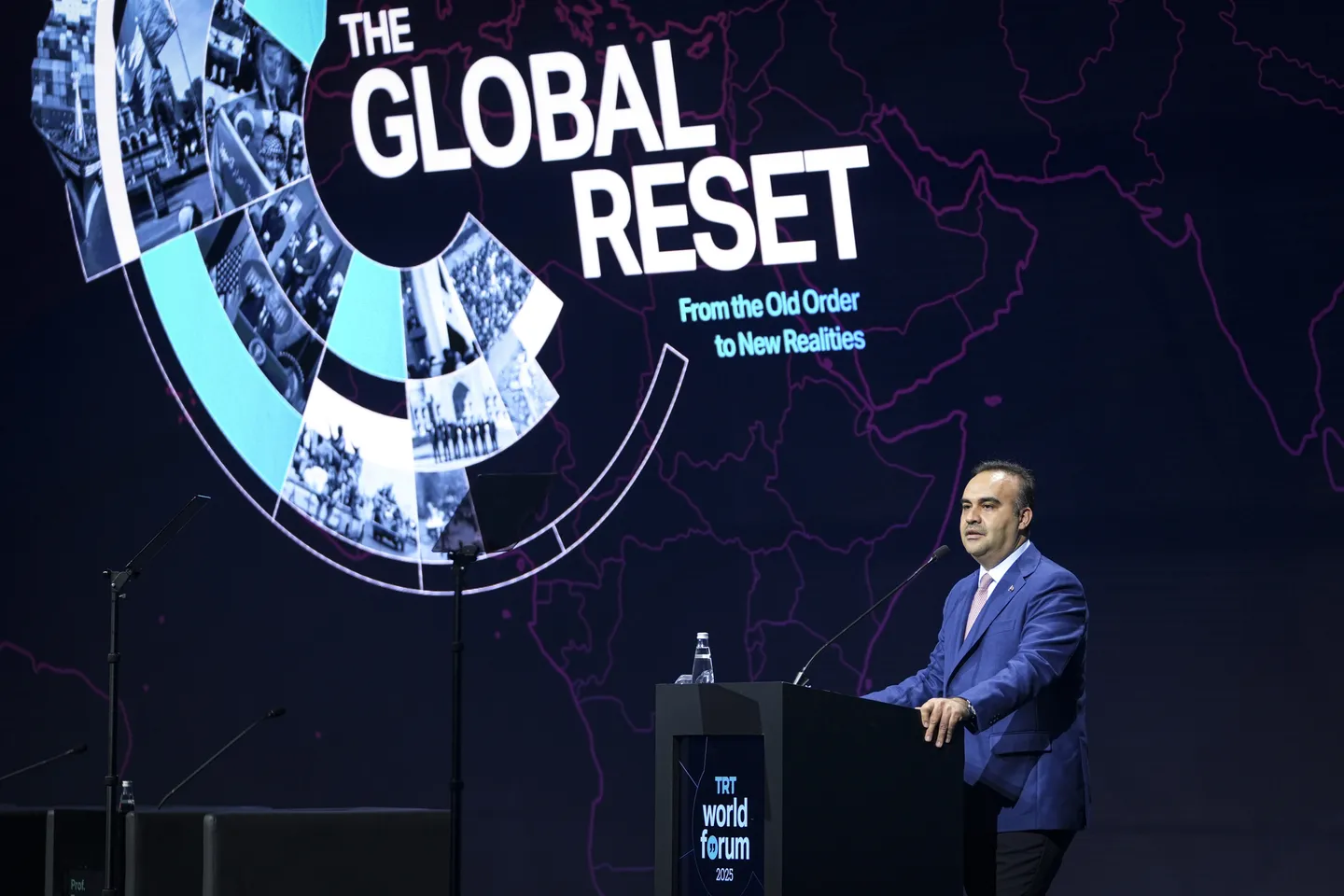 Turski ministar: Vještačka inteligencija dominira dok ekonomisti osuđuju "tehno-feudalizam"