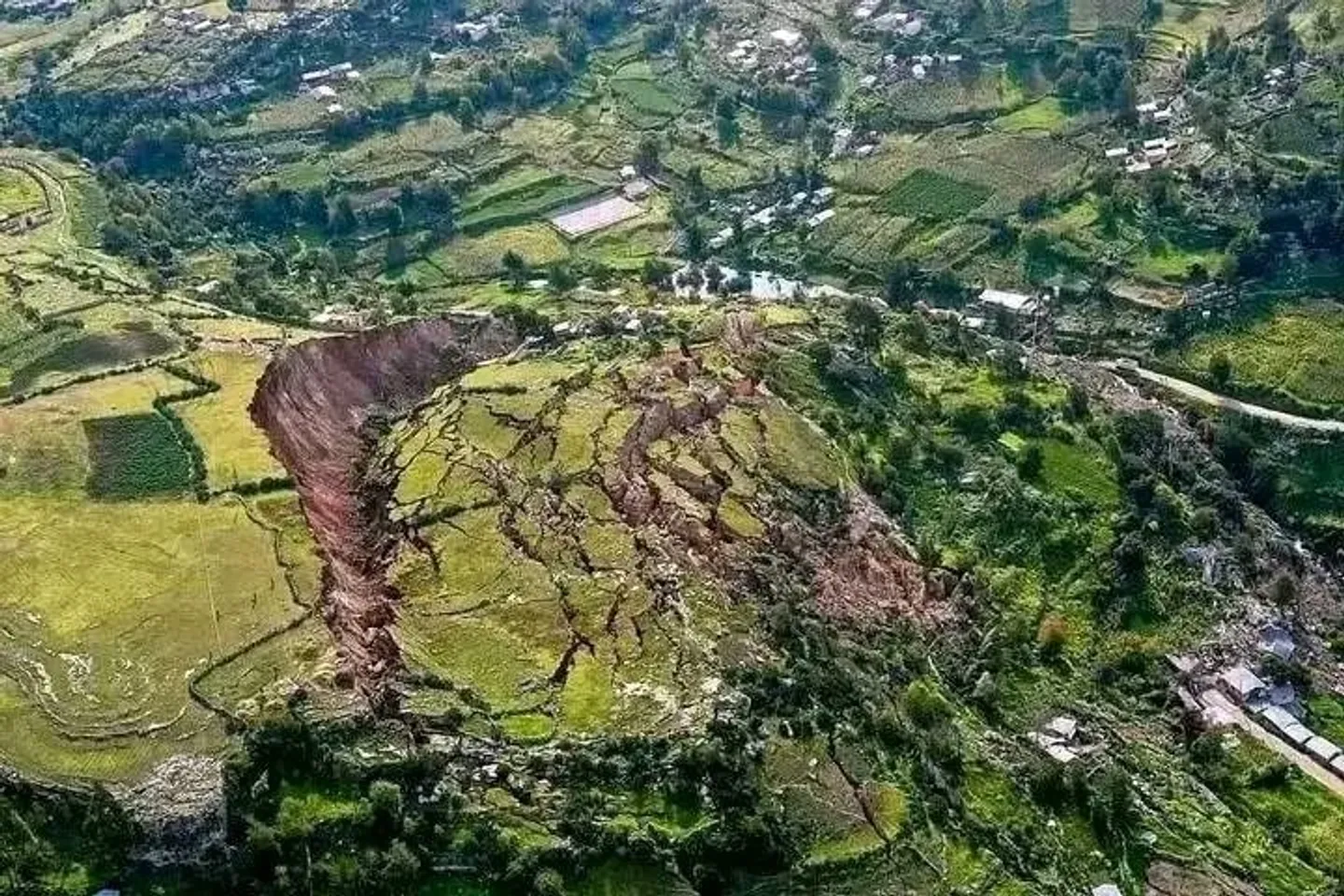 Kenya landslide: At least 13 killed as rescue work continues