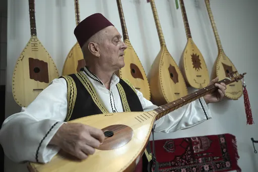 Srebrenik: Nusret Lipjankić čuvar tradicije bosanskih sazlija